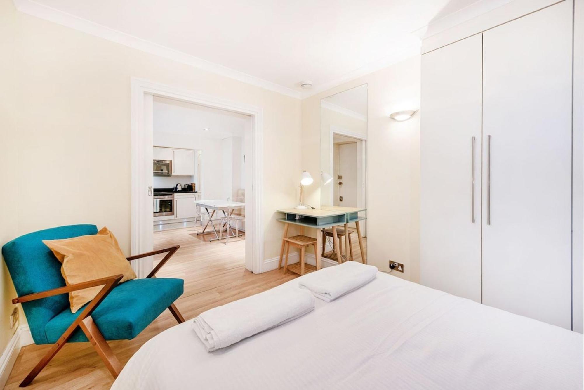 Charming Central 1 Bed Flat - Sleeps 4 London