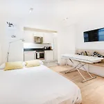 Charming Central 1 Bed Flat - Sleeps 4