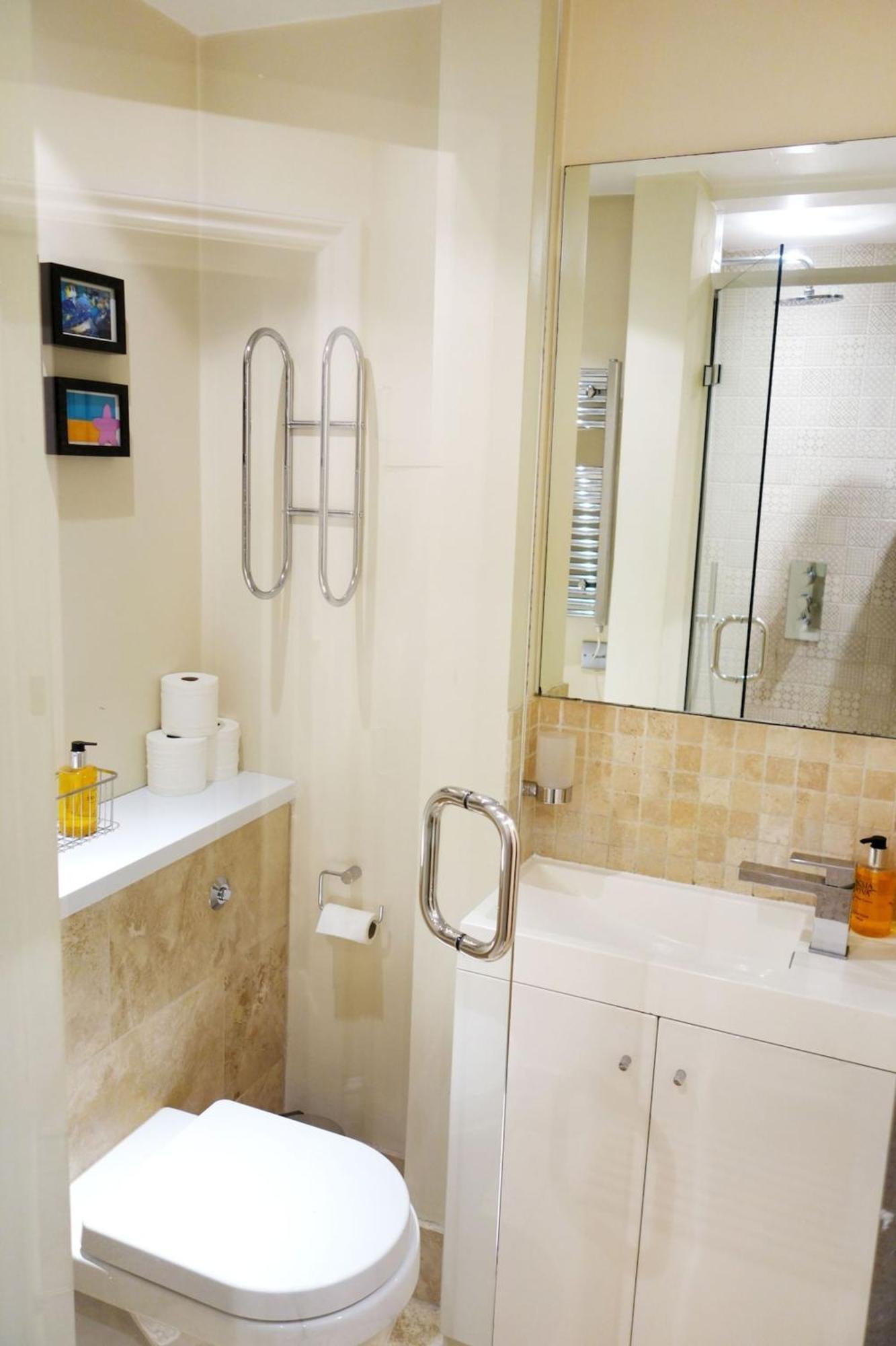 Charming Central 1 Bed Flat - Sleeps 4 London
