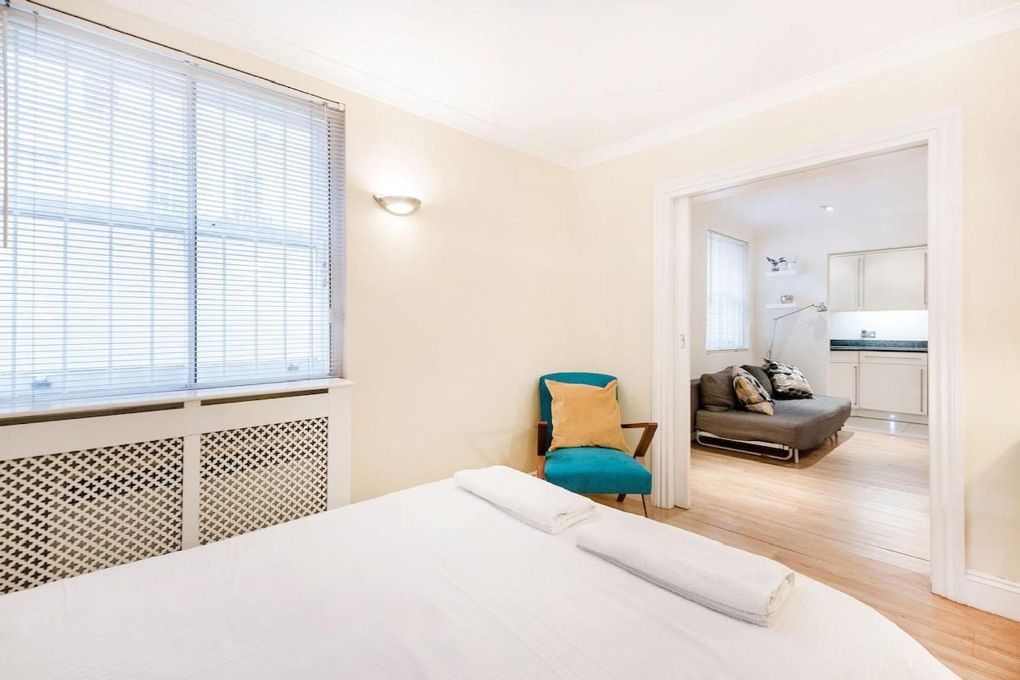 Charming Central 1 Bed Flat - Sleeps 4 * London